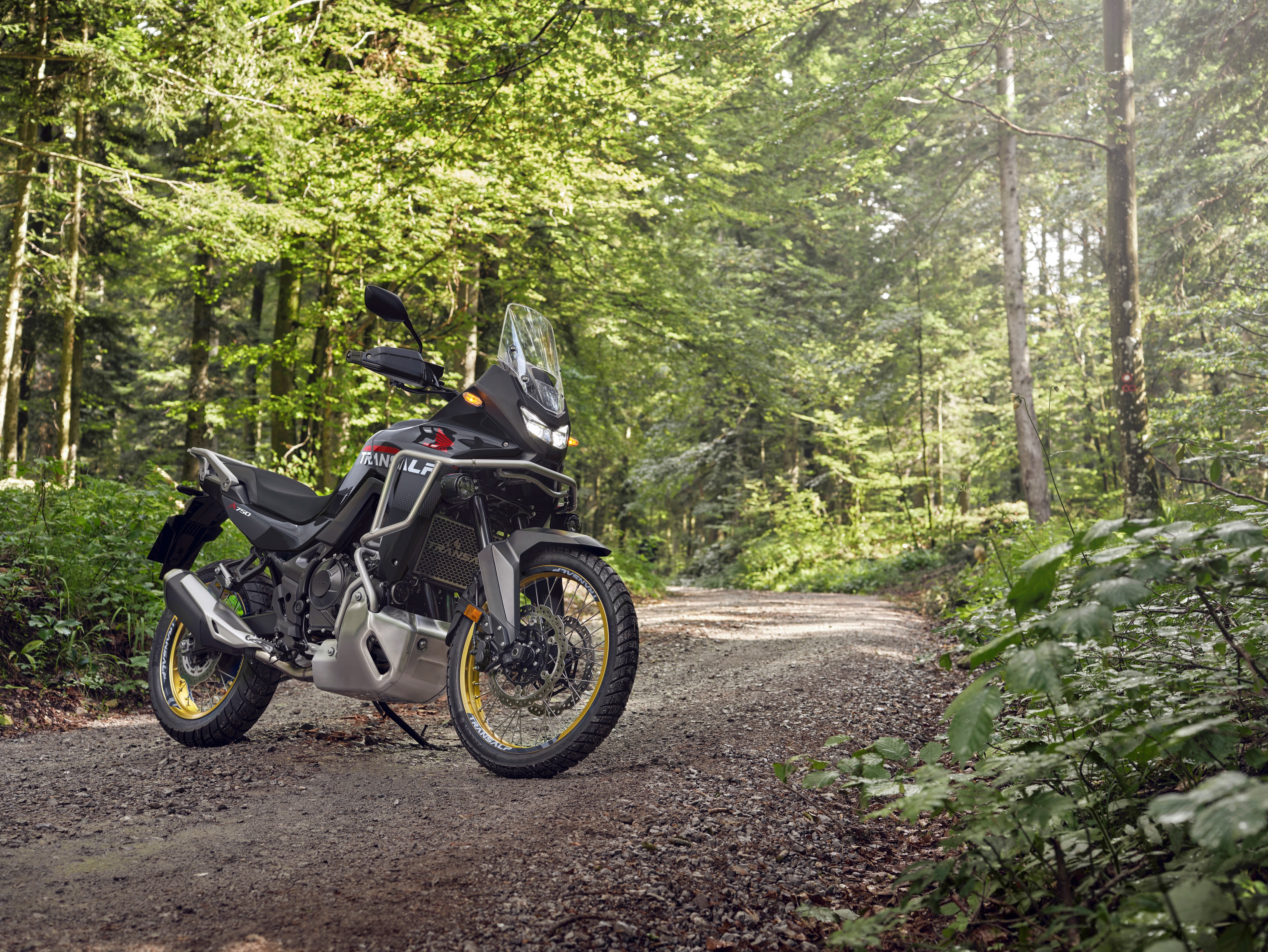 Honda XL750 Transalp noire