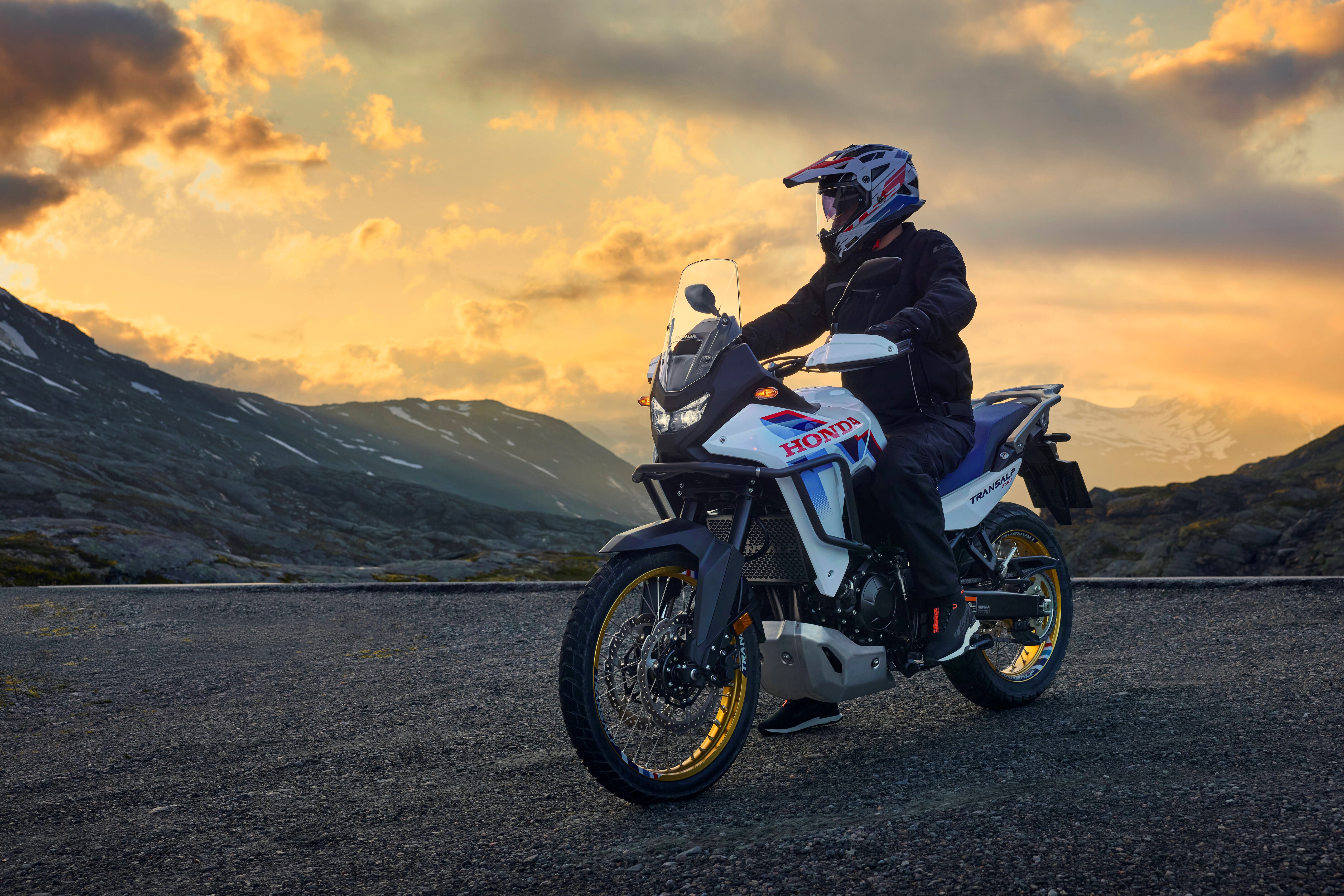 Honda XL750 Transalp sur route