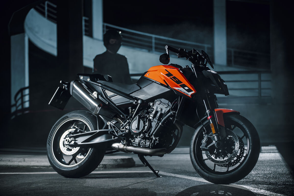 Honda Hornet 750 jaune et noire