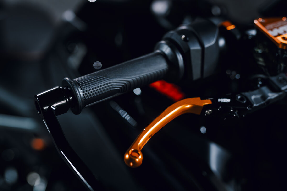Détail guidon Honda Hornet 750