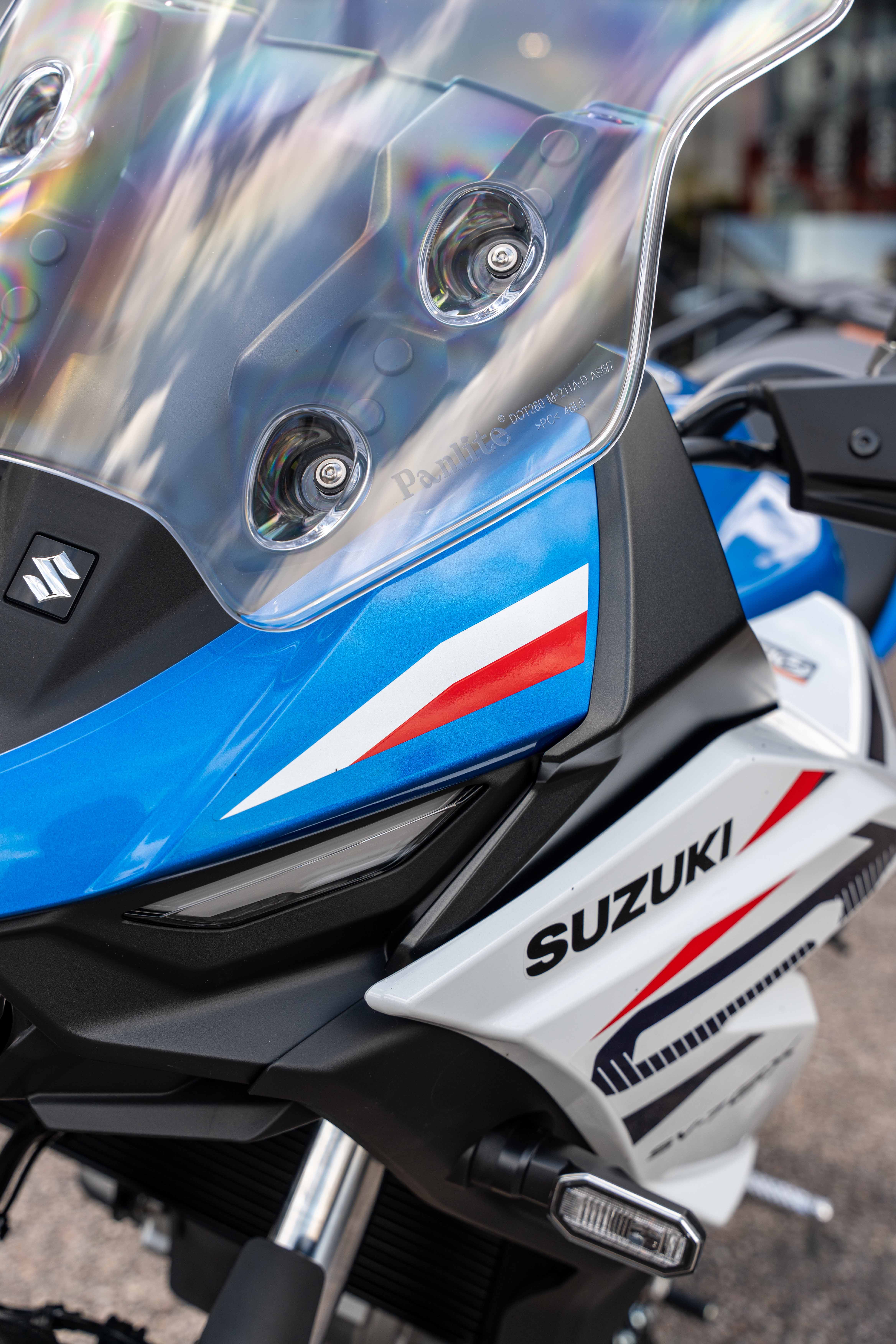 Détail guidon Honda Hornet 750